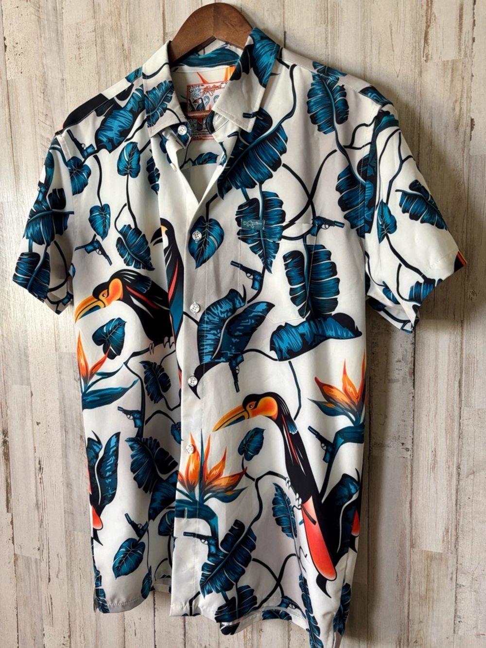 Retro Rifle  White Short-Sleeve Shirt‎ with Teal Leaves & Orange Toucan Print